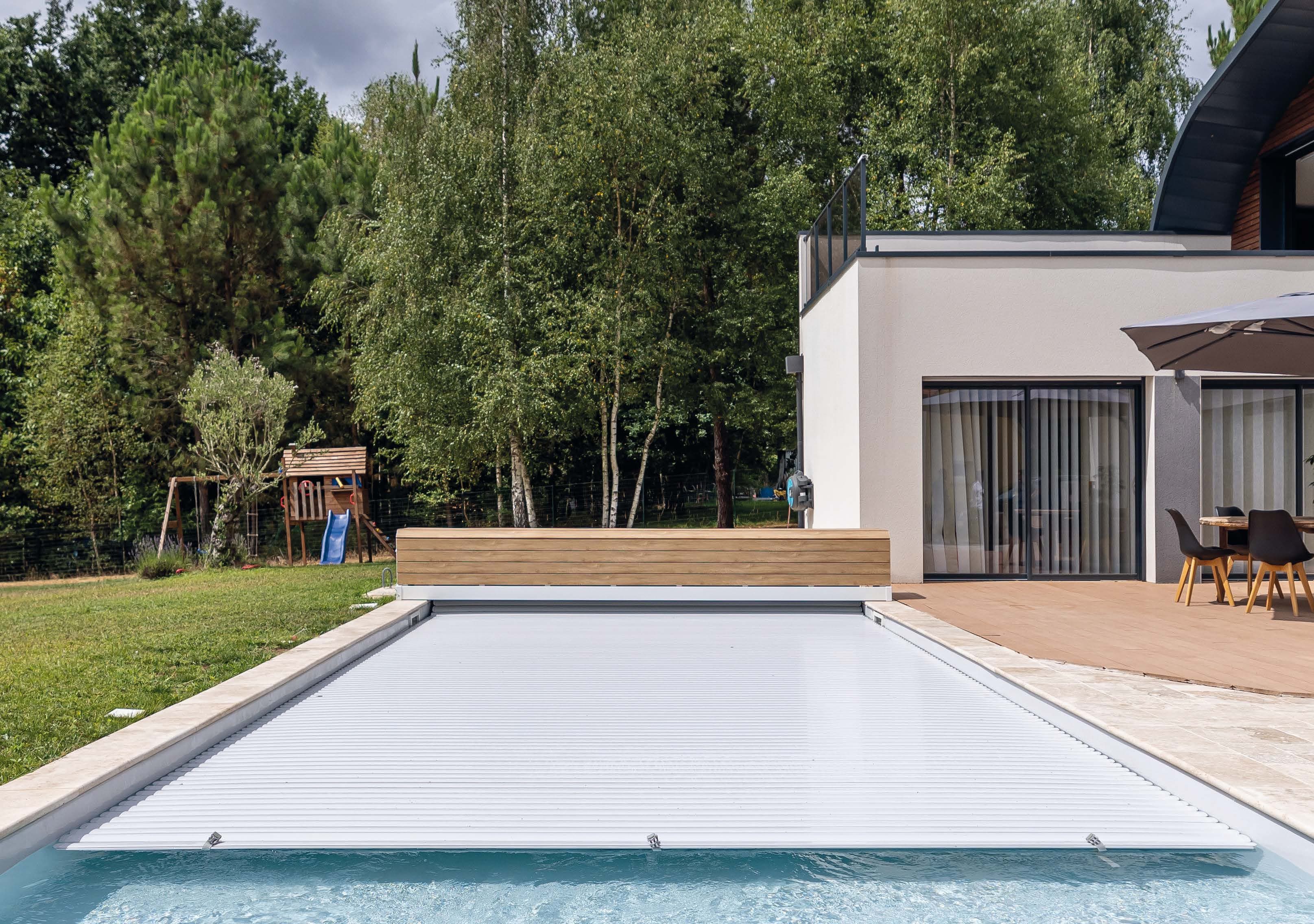 BANC CLASSIC – Lamelové prekrytie bazénu nad vodou